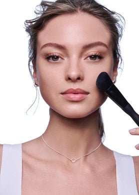 rosacea come applicare il fondotinta sulla pelle soggetta a rossori