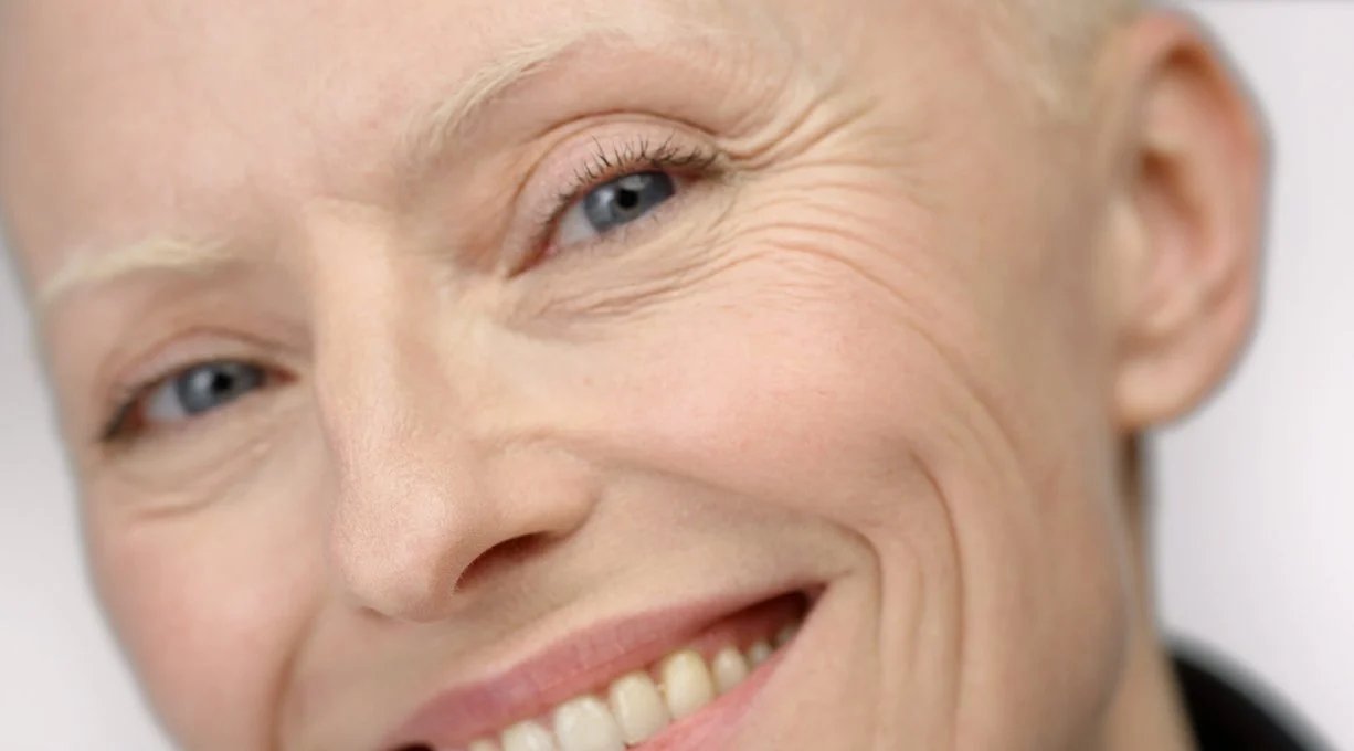 volto di una donna sorridente