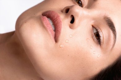 foto di una donna in primo piano