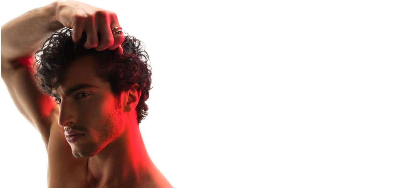 Vichy-Dercos-HairLoss-Model-Website-HeroSlider-Desktop