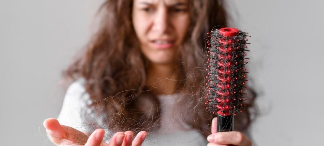 Haircare-Vichy-cadutacapellimenopausa-nuovoarticolo(ottobre24)-revisionato