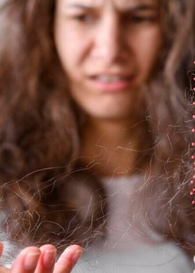 Haircare-Vichy-cadutacapellimenopausa-nuovoarticolo(ottobre24)-revisionato