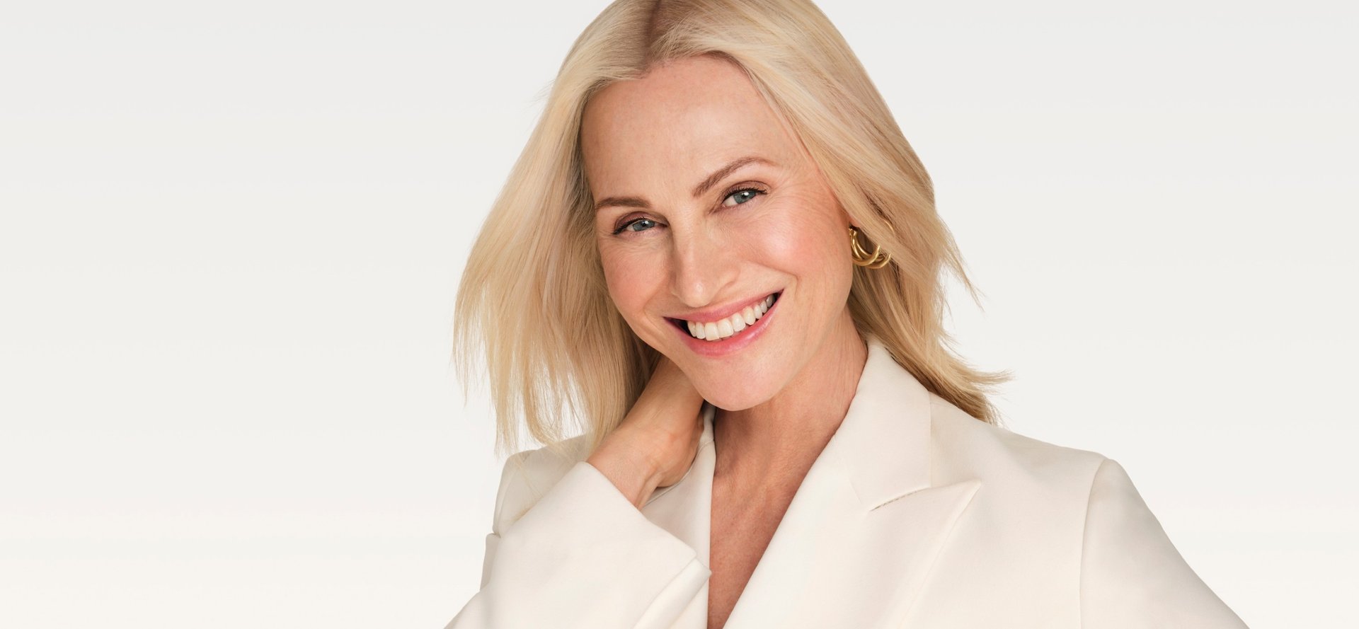Vichy_Neovadiol_Longevity_Cream_Model_6 - Copia