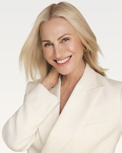 Vichy_Neovadiol_Longevity_Cream_Model_6