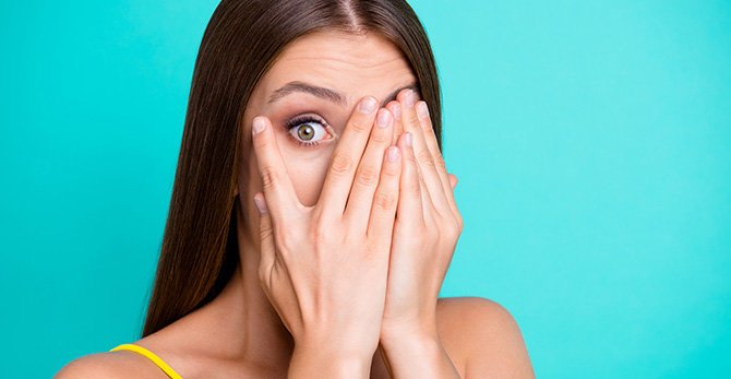 Volto in primo piano di una donna