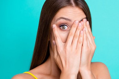 Volto in primo piano di una donna
